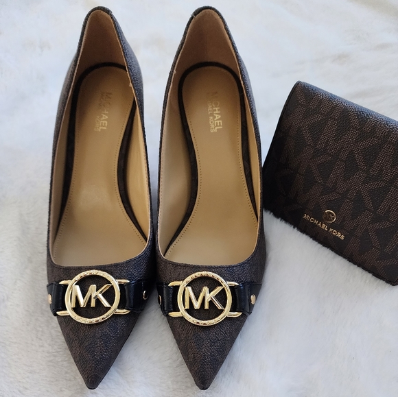 NEW🥰MICHAEL KORS RORY FLEX PUMP BLACK BROWN - Picture 2 of 11